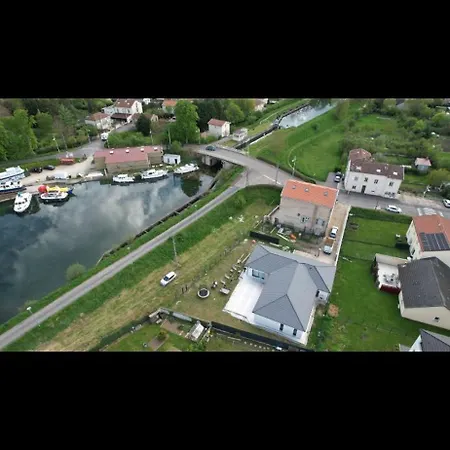 Le Cocon Du Port Apartment *